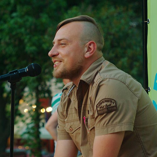 Александр Бондарь